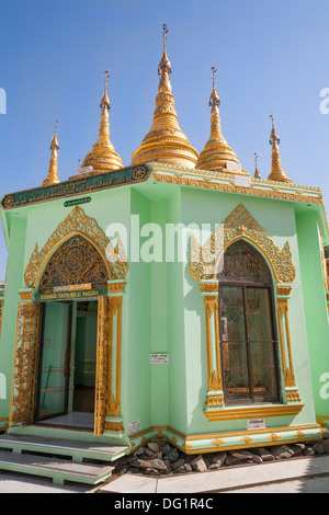 La pagode à la Dent sacrée du Bouddha, la Pagode Botataung Première relique cheveux sacrée pagode, Yangon, Rangoon (Myanmar), (Birmanie) Banque D'Images