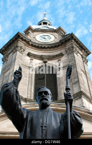 Statue de Charles Gore et cathédrale St Philip's, Birmingham, UK Banque D'Images