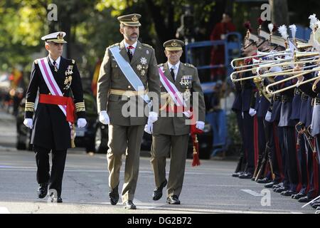 Madrid, Espagne. 12 octobre, 2013. Le Prince Felipe d'Espagne et de la princesse Letizia d'Espagne assister à la parade militaire de la Fête Nationale 2013 le 12 octobre 2013 à Madrid, Espagne. Crédit : Jack Abuin/ZUMAPRESS.com/Alamy Live News Banque D'Images