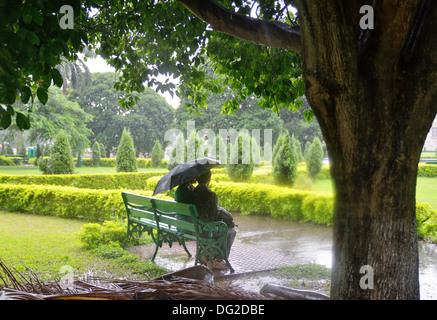 Victoria Memorial Park pendant la saison de la mousson à Kolkata, Inde Banque D'Images