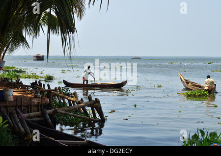 La vie du village sur Kerala backwaters, Alappuzha (Alleppey), Kerala, Inde du Sud Banque D'Images