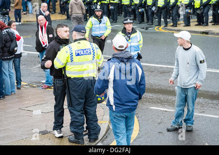 English Defence League Bradford rallye 2013 Banque D'Images