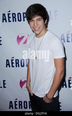 New York, NY, USA. Oct 11, 2013. Austin Mahone présents pour Z100's Jingle Ball 2013 Official Kick Off Party, Aeropostale Store à Times Square, New York, NY Le 11 octobre 2013. © Kristin Callahan/Everett Collection/Alamy Live News Banque D'Images