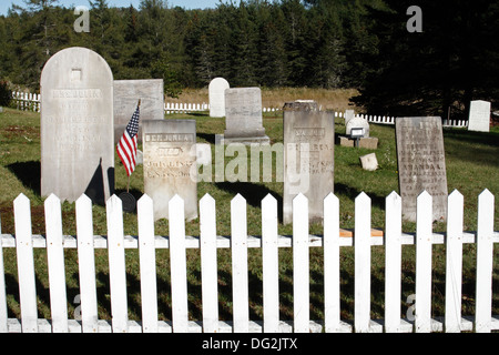 Pierres tombales cimetière Église congrégationaliste Brookksville Ouest côtes du Maine New England USA Banque D'Images