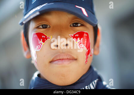 Suzuka, au Japon. 13e Octobre 2013. Sport Automobile : Championnat du Monde de Formule 1 de la FIA 2013, Grand Prix du Japon, des fans japonais : dpa Crédit photo alliance/Alamy Live News Banque D'Images