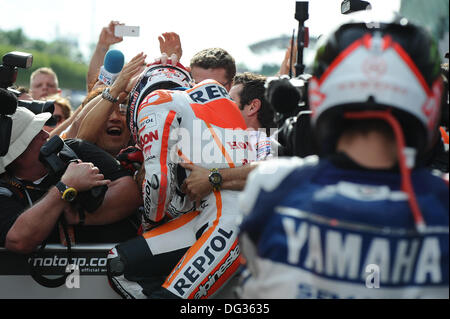 Sepang, en Malaisie. 13 octobre 2013. Marc Márquez (Repsol Honda Team) lors de la course à Sepang Circuit Crédit : Gaetano Piazzolla/Alamy Live News Banque D'Images