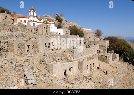 Village abandonné de Mikro Chorio Tilos île grecque du Dodécanèse Grèce Banque D'Images