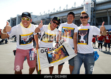 Suzuka, au Japon. 13e Octobre 2013. Sport Automobile : Championnat du Monde de Formule 1 de la FIA 2013, Grand Prix du Japon, des fans japonais : dpa Crédit photo alliance/Alamy Live News Banque D'Images