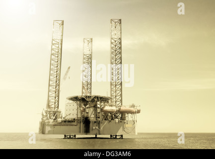 La plate-forme de forage pétrolier off shore Banque D'Images