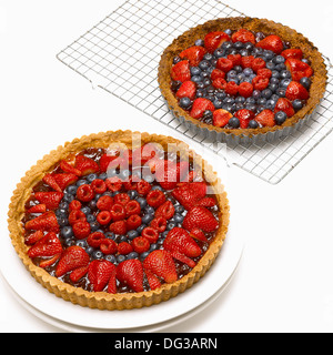 Deux croûtes de tartes aux fruits avec différents Banque D'Images