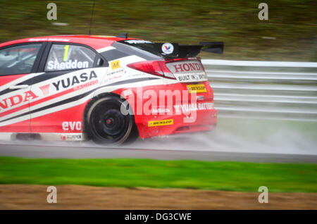 Circuit de Brands Hatch, Kent, UK. 13 Oct, 2013. Action de la ronde finale de la British Touring Car Championship, où Andrew pilote Jordon scellé le championnat pour l'équipe de course Pirtek, au circuit de Brands Hatch, Kent, UK. Crédit : Kevin Bennett/Alamy Live News Banque D'Images