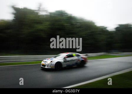 Circuit de Brands Hatch, Kent, UK. 13 Oct, 2013. Action de la ronde finale de la British Touring Car Championship, où Andrew pilote Jordon scellé le championnat pour l'équipe de course Pirtek, au circuit de Brands Hatch, Kent, UK. Crédit : Kevin Bennett/Alamy Live News Banque D'Images