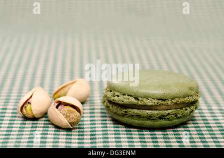 Spécialité française Macaron vert aux pistaches Banque D'Images