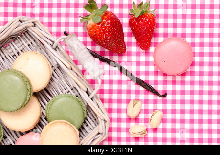 Le français de spécialité sucré macaron en différentes couleurs et saveurs Banque D'Images
