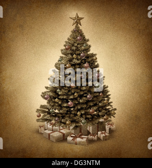 Arbre de Noël à l'ancienne sur papier parchemin vintage grunge texture avec boules décoratif élaboré traditionnels et de cadeaux avec des rubans et des arcs comme un symbole de l'hiver saison clasic célébration festive et nouvelle année. Banque D'Images