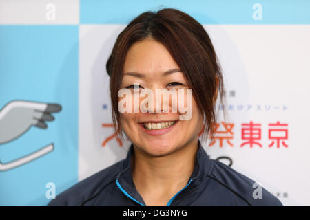 Ajinomoto Stadium, Tokyo, Japon. 13 Oct, 2013. Mami Sato, 13 octobre 2013 - Athlétisme : Le 13e Festival national des sports pour personnes handicapées, femmes en saut en longueur au Ajinomoto Stadium, Tokyo, Japon. Credit : Daiju Kitamura/AFLO SPORT/Alamy Live News Banque D'Images