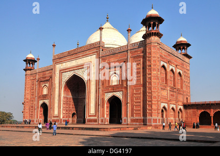 Porte principale (Darwaza), Taj Mahal, UNESCO World Heritage Site, Agra, Uttar Pradesh, Inde, Asie Banque D'Images