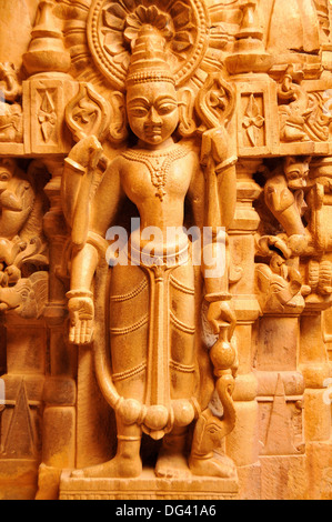 En Sculptures Jain temple d'Adinath (Rishabha), datant du 12ème siècle, Jaisalmer, Rajasthan, Inde, Asie Banque D'Images