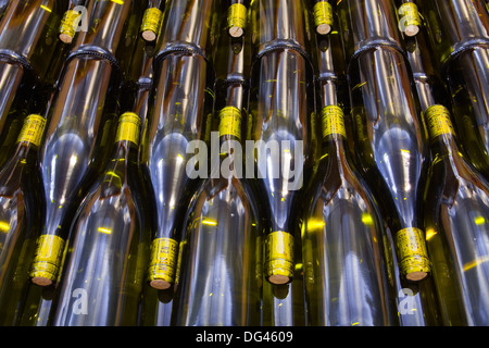 Des bouteilles de vin sans étiquette, France, Europe Banque D'Images