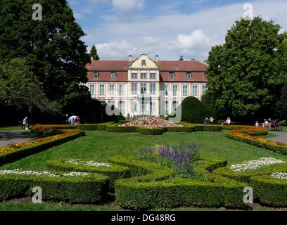 Palais des abbés avec Dep. de l'Art moderne en banlieue de Gdansk Oliwa en Pologne, 11 août 2013. Photo : Beate Schleep/dpa Banque D'Images