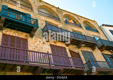 Les maisons historiques du port de Kyrenia, Chypre. Banque D'Images