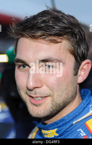 Brands Hatch, Kent, UK. 13 Oct, 2013. 2013 Dunlop MSA British Touring Car Champion Andrew Jordanie pendant la dernière journée de la Dunlop British Touring Car Championships à partir de la piste de Brands Hatch. Credit : Action Plus Sport/Alamy Live News Banque D'Images