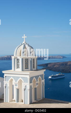 Santorin (thira), CYCLADES, en Grèce. Une vue de la falaise village de Firostephani près de Fira. L'année 2013. Banque D'Images