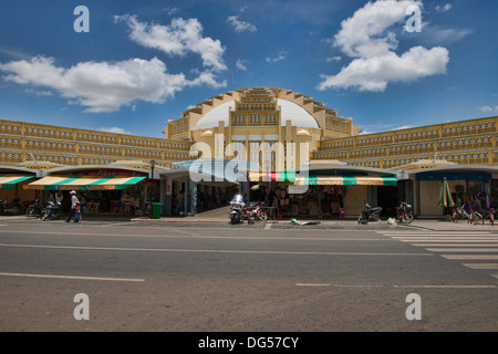 Entrée de l'Art Déco, Psar Thmei, marché central de Phnom Penh, Cambodge Banque D'Images