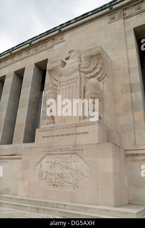 La grande sculpture de l'Aigle Château-Thierry Monument américain au-dessus de Château-Thierry, Aisne, Picardie. Banque D'Images