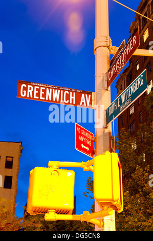 La signalisation routière, West Village, Greenwich Avenue, Manhattan, New York City, New York, USA Banque D'Images