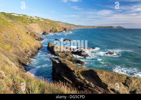 Côte au point Dramtic Sharrow Whitsand Bay Cornwall England UK Europe Banque D'Images