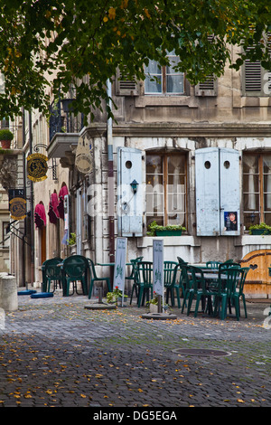 Une crêperie au coin d'une rue dans la vieille ville de Genève par Christie's maison de ventes aux enchères Banque D'Images