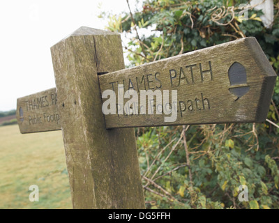 Thames Path Signe, Glocestershire, Angleterre Banque D'Images