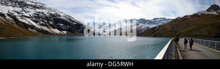 Lac de Moiry dans le canton du Valais en Suisse Banque D'Images