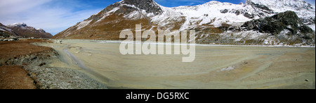 Lac de Moiry dans le canton du Valais en Suisse Banque D'Images