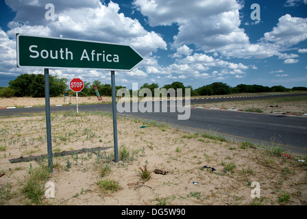 Signe de l'Afrique du Sud au Botswana route Banque D'Images