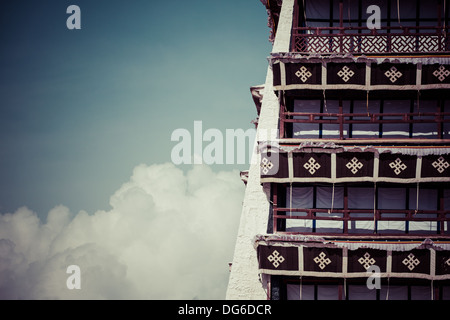 Maison historique du dalaï-lama, Lhassa, Tibet. Un site du patrimoine mondial de l'UNESCO. Banque D'Images