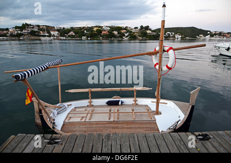 Coucher du soleil à port de Mahon, deuxième plus grand port naturel en Europe. Banque D'Images