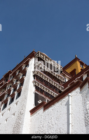 Maison historique du dalaï-lama, Lhassa, Tibet. Un site du patrimoine mondial de l'UNESCO. Banque D'Images