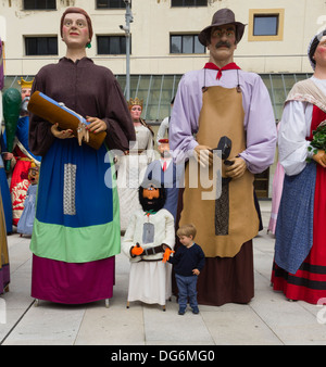 San Sebastian - Festival 29 juin 2013, 200e anniversaire de la ville de libération de Napoléon par British +portugais. Dancing géants. Banque D'Images