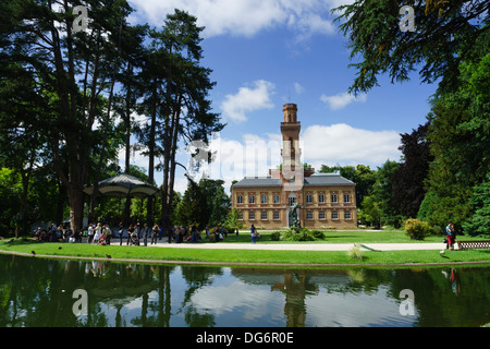 France, Midi-Pyrénées - Tarbes. Le Jardin Massey, parc public. Musée Massey. Banque D'Images