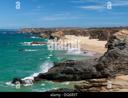 Le Portugal, l'Alentejo, l'une des plages de Porto Covo , la Praia da Serra de Agua. Banque D'Images