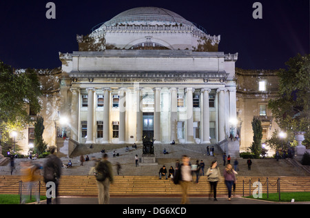 La bibliothèque basse dans le quadrilatère de l'université de Columbia, le mardi 8 octobre 2013. (© Richard B. Levine) Banque D'Images