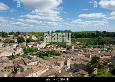 Saint Emilion et vignobles dans la région de Bordeaux célèbre pour ses bons vins et vignobles, un site du patrimoine mondial Banque D'Images