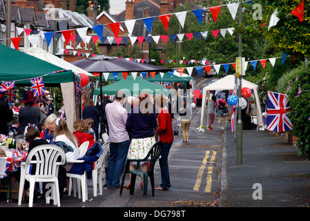 Street party à Guildford pour la reine Elizabeth II les célébrations du Jubilé de diamant Banque D'Images