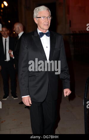 Londres, le 15 octobre 2013 : Paul O'Grady arrivent à l'Attitude Magazine Awards 2013 à la Royal Courts of Justice. © Voir Li/Alamy Live News Banque D'Images