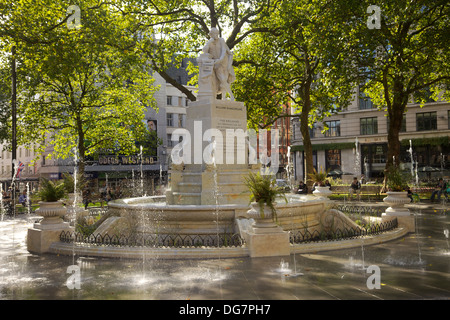 Statue de William Shakespeare dans Leicester Square, Londres, Angleterre Banque D'Images