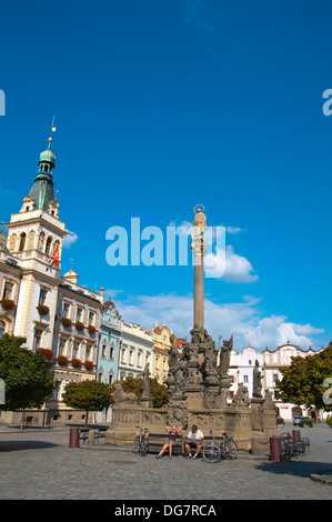 Morový sloup et colonne radnice l'hôtel de ville de la vieille ville de la place Namesti Pernstynovo ville Pardubice République Tchèque Europe Banque D'Images