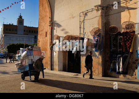 Tunez : Sfax. Murs de la médina. Bab Diwan (la porte principale pour entrer dans la medina) Banque D'Images