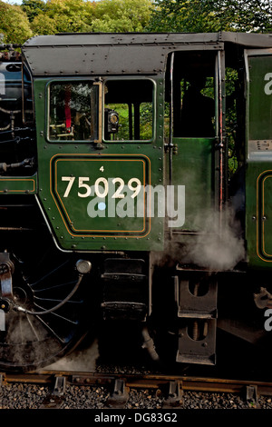 Gros plan d'une ancienne locomotive à cabine loco à moteur de train à vapeur à la gare ferroviaire de Grosmont NYMR North Yorkshire Angleterre Royaume-Uni GB Grande-Bretagne Banque D'Images